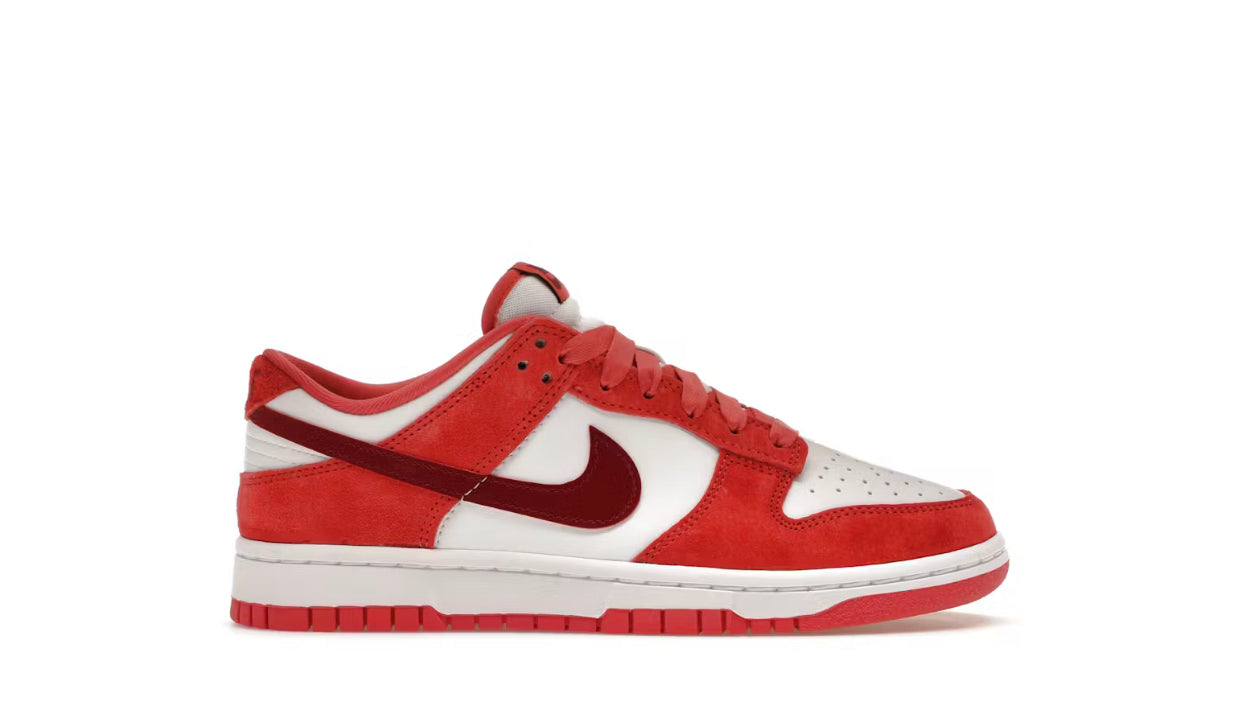 Nike Dunk Low Valentine's Day